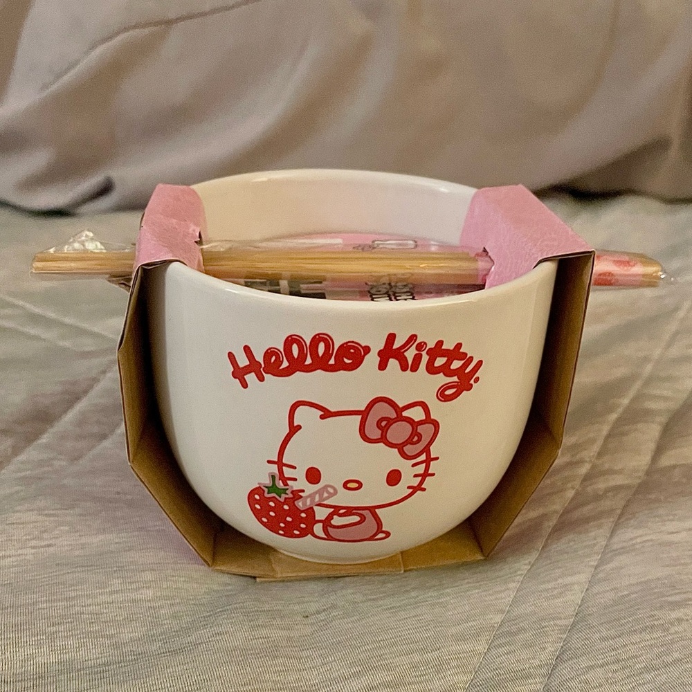Hello Kitty Ramen Bowl w/ Chopsticks